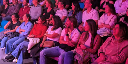 Invasi\u00f3n Latina Berl\u00edn #34 - Comedia stand-up en espa\u00f1ol en Mitte