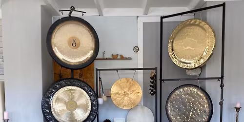 Gong- og lydf\u00f8lgje med nym\u00e5nerituale \ud83c\udf19