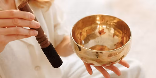 A l\u00e9lek rezg\u00e9sei- Elvonul\u00e1s Kiss Lilla Veronik\u00e1val \u00e9s R\u00e1cz Andre\u00e1val a Spirit Hotelben