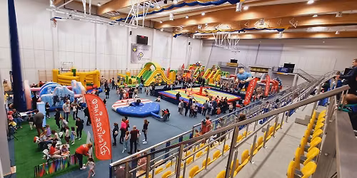 Halowy festiwal atrakcji w B\u0142oniu