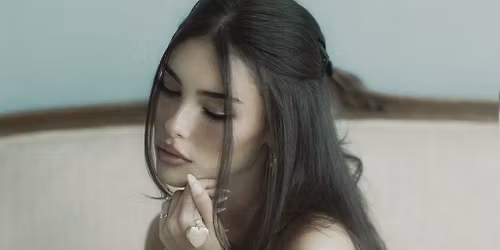 Madison Beer - Suite Rental