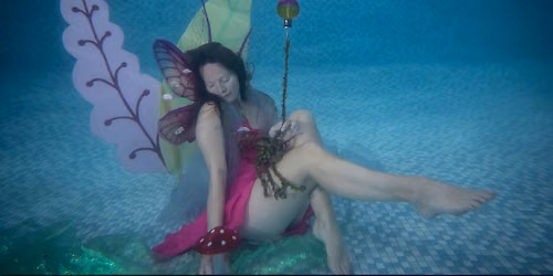 Photoshoot: Underwater Fairytales