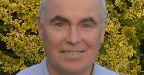 410 years of change. - The Fabric of the Derry Walls , by Manus Deery