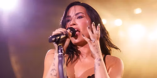 Demi Lovato \u2013 \u201cIt\u2019s Not That Deep Tour\u201d Live in Minneapolis