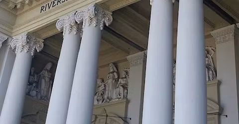 Courthouse, Murals, and Heroes Tour