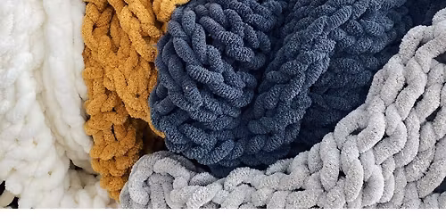 Hand-knit Chunky Blanket Workshop - Cragun's Legacy Grill ($79) Various Start Times