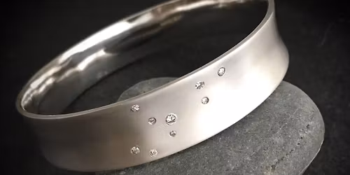 Flush setting - setting smaller gems for sparkle