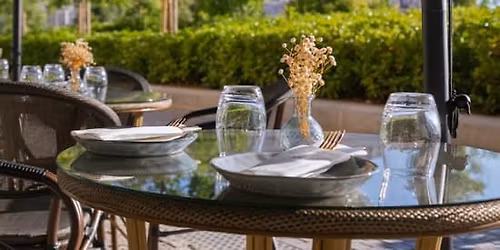 Men\u00fa Desgustaci\u00f3n Liban\u00e9s para dos personas