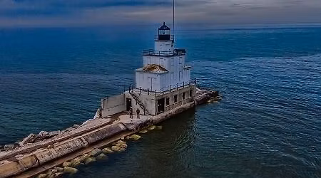 "Wisconsin 101: Doing Local History with Objects": In-Person Badger Talk in Cottage Grove, WI