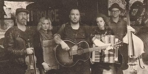 Rich Davies & The Low Road w\/ Mandy Connell \u2013 Kilderkin Distillery, Ballarat