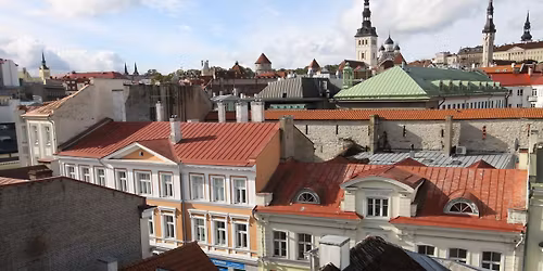 Vanalinna \u00fcmarlaud: l\u00fchiajalise \u00fc\u00fcri turg Tallinna vanalinnas