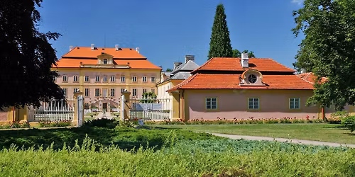 Letn\u00ed jarmark na z\u00e1mku Kr\u00e1sn\u00fd Dv\u016fr