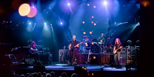 The Machine performs Pink Floyd