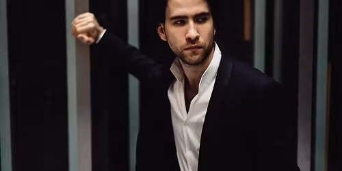 \u010cas p\u0159edv\u00e1no\u010dn\u00ed. Obr\u00e1zky z v\u00fdstavy a romantick\u00fd klav\u00edr