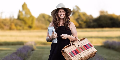 Garden to Glow: Crafting Herbal Oil Macerations with Barefoot Botanics