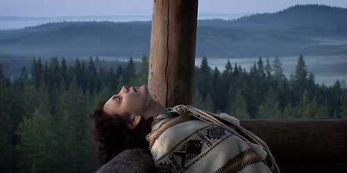 Juuret syv\u00e4ll\u00e4 kivess\u00e4