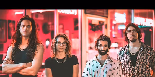 KICKIN\u2019 WING @ WATER STREET!