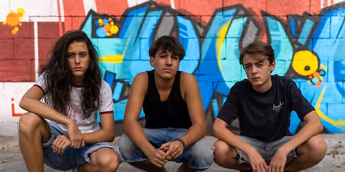 Street Sixteen @ L\u00e1mp\u00e1s 
