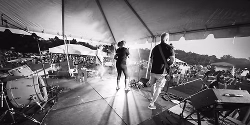 Groove at Levi's On The Lake