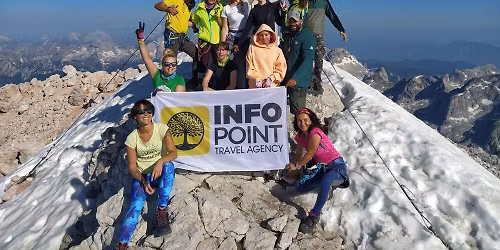 \u041f\u044a\u0440\u0432\u0435\u043d\u0435\u0446\u044a\u0442 \u043d\u0430 \u0421\u043b\u043e\u0432\u0435\u043d\u0438\u044f - \u0422\u0440\u0438\u0433\u043b\u0430\u0432, 2864\u043c!