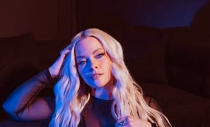 Leah Justine live at Olympia Oyster House
