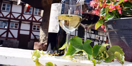 Weinfest im Sch\u00e4fers Hof