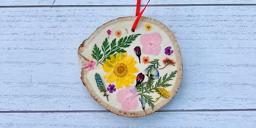Pressed Flower Wood Slice Ornament Craft Workshop @ Ravens Ring Brewing Co. 12\/03