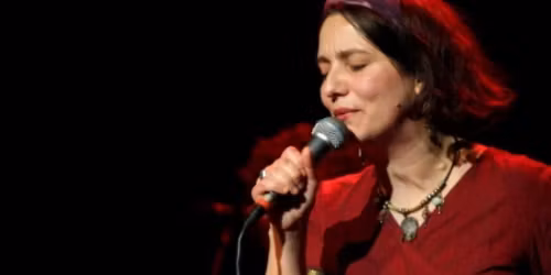 Kampec Dolores \/\/ zene&t\u00e1nc minden mennyis\u00e9gben a Hunni\u00e1ban