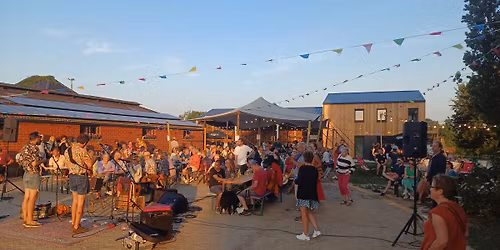 Guinguettes \u00e0 la ferme des Coquelicots !