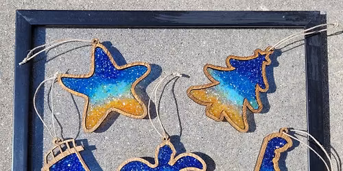 \u200b\u200b"Resin Waves Ornaments" with artist George Todd