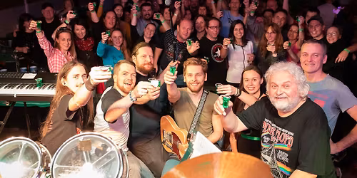 Bambule na Fa\u0159e