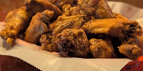 $1 Wing Wednesdays at Game Time