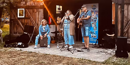 Live im Biergarten der Hausbrauerei 