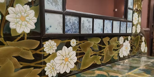 A v\u00e1ros Zsolnay legend\u00e1i \u2013 tematikus idegenvezet\u00e9s \/\/ P\u00e9cs