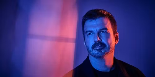 Damien Robitaille @ Montr\u00e9al - PREMI\u00c8RE M\u00c9DIATIQUE ULTRAVIOLET