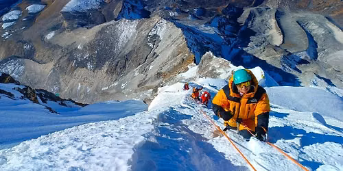 Trnava \u2013 Cestou necestou \u2013 Stopom a\u017e na koniec sveta, Od Mt.Blanc a\u017e na Manasulu