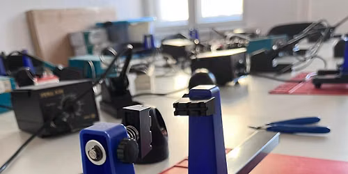 Wakacje z elektronik\u0105 i programowaniem dla dzieci i m\u0142odzie\u017cy (10+)