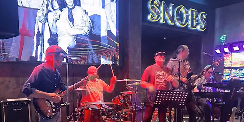 Back On The Road ~ @ SNOBS