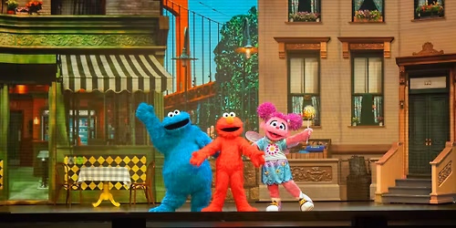 Elmo's Got The Moves!