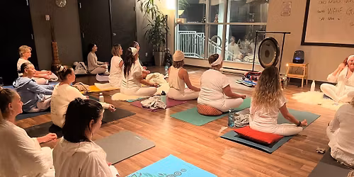 Soir\u00e9e Pleine Lune  Tantra Kundalini Yoga 75 min