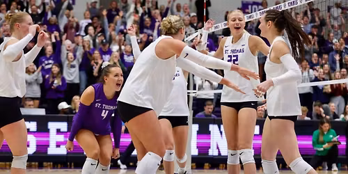 Parking St. Thomas Tommies at North Dakota Fighting Hawks Womens Volleyball