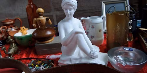 Kunterbunter Flohmarkt rund ums Schloss