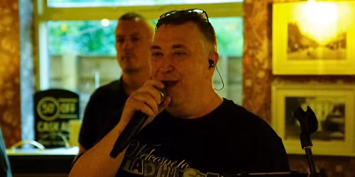 XL5 - live at the LMRCA Club