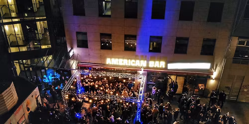 \u2744\ufe0f Snj\u00f3rinn fellur \u00e1 American Bar! \ud83c\udf7a
