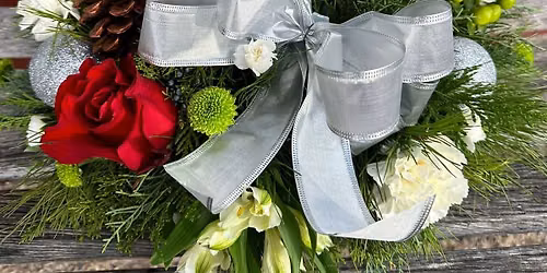 Holiday table arrangement 