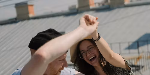 \u00bbValley Weekend Swing\u00ab: Sunday Edition | West Coast Swing-Social mit Party (und Pl\u00e4tzchen)