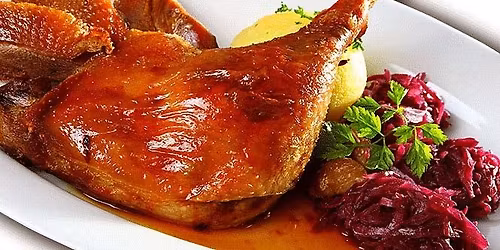 M\u00e1rton-napi zen\u00e9s vacsoraest