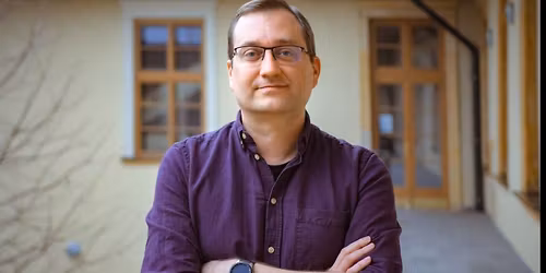 Postfaktick\u00e1 doba: u\u010dit myslet, nebo br\u00e1t pr\u00e1va? 