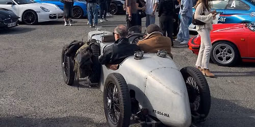 Des Roues & Du Caf\u00e9