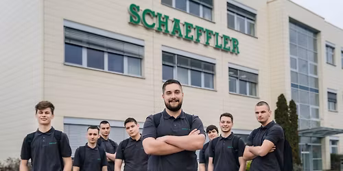 Tanm\u0171helyi ny\u00edlt nap Debrecenben | Schaeffler Debrecen